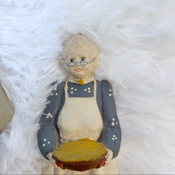 Vintage Grandma And Grandpa Pair Of Wall Hanging Figurines Decor - Picture 2 of 7